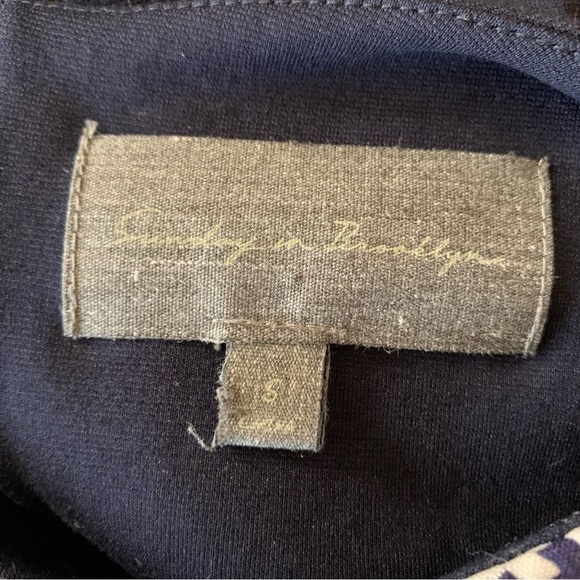 Anthropologie Sunday in Brooklyn Blue & White Abstract Short Sleeve Top Small - Picture 12 of 12